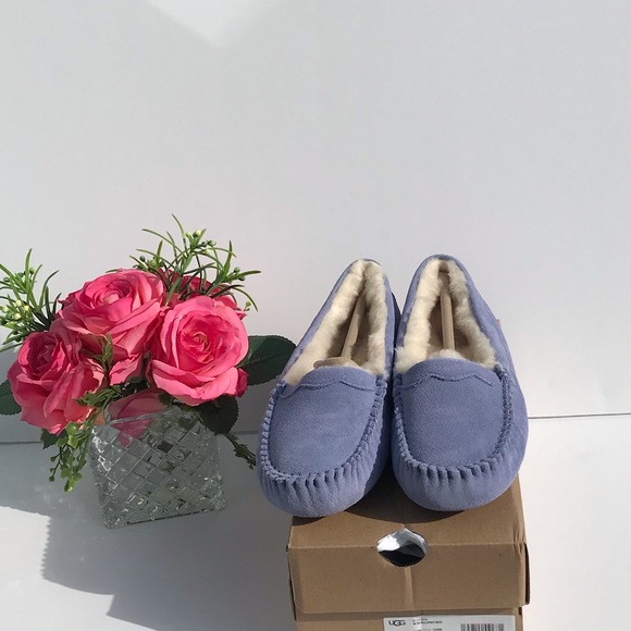 UGG Scalloped Moc - Picture 2 of 7